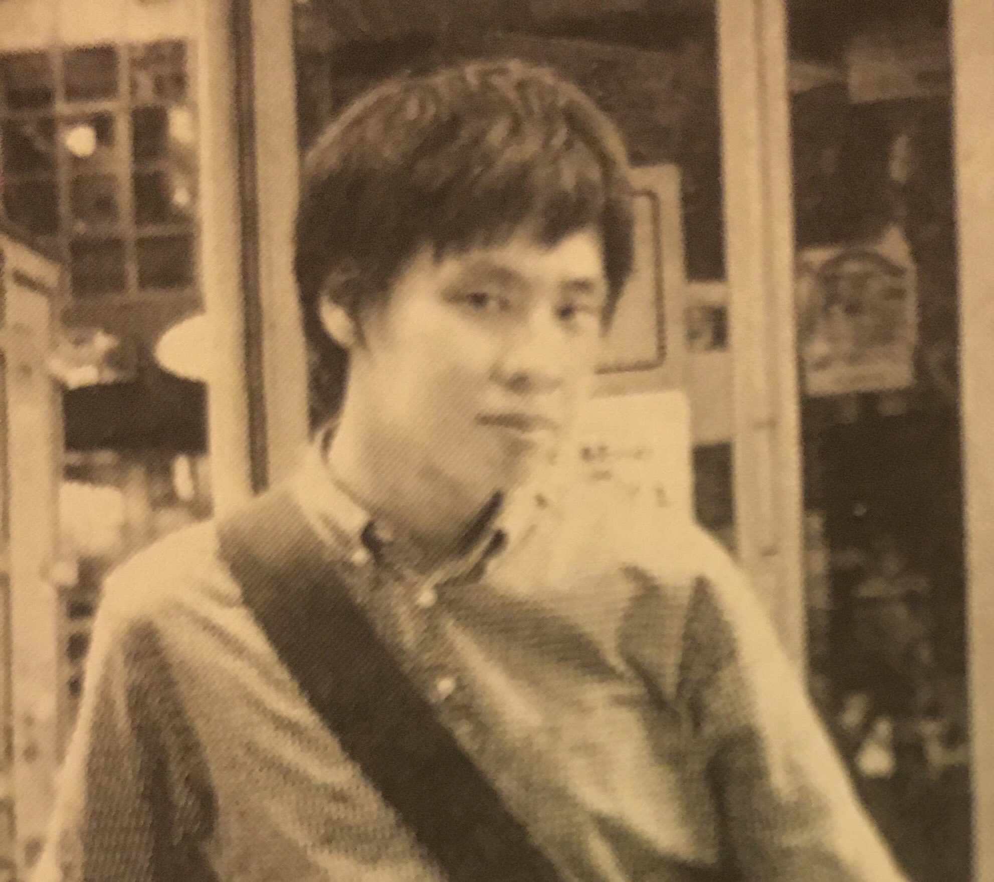 大倉孝二 物を整理していたら 数年前に掲載してもらった雑誌が出てきた 若手演劇人のコーナーに偶然にも隣合わせて出ていた 当時は知り合いでもなかったと思う 本人がよく言うのだが ブルー スカイ 当時はブルースカイ 割とイケてるね 感じが