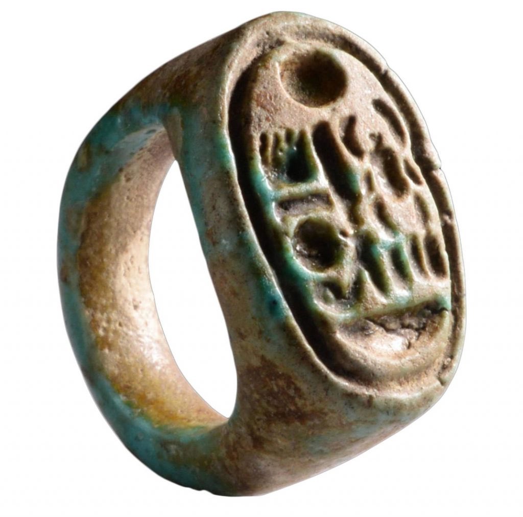 Самое древнее кольцо. Кольца древнего Египта. Перстни древнего Египта. Древние кольца Египта. Кольца древних египтян.
