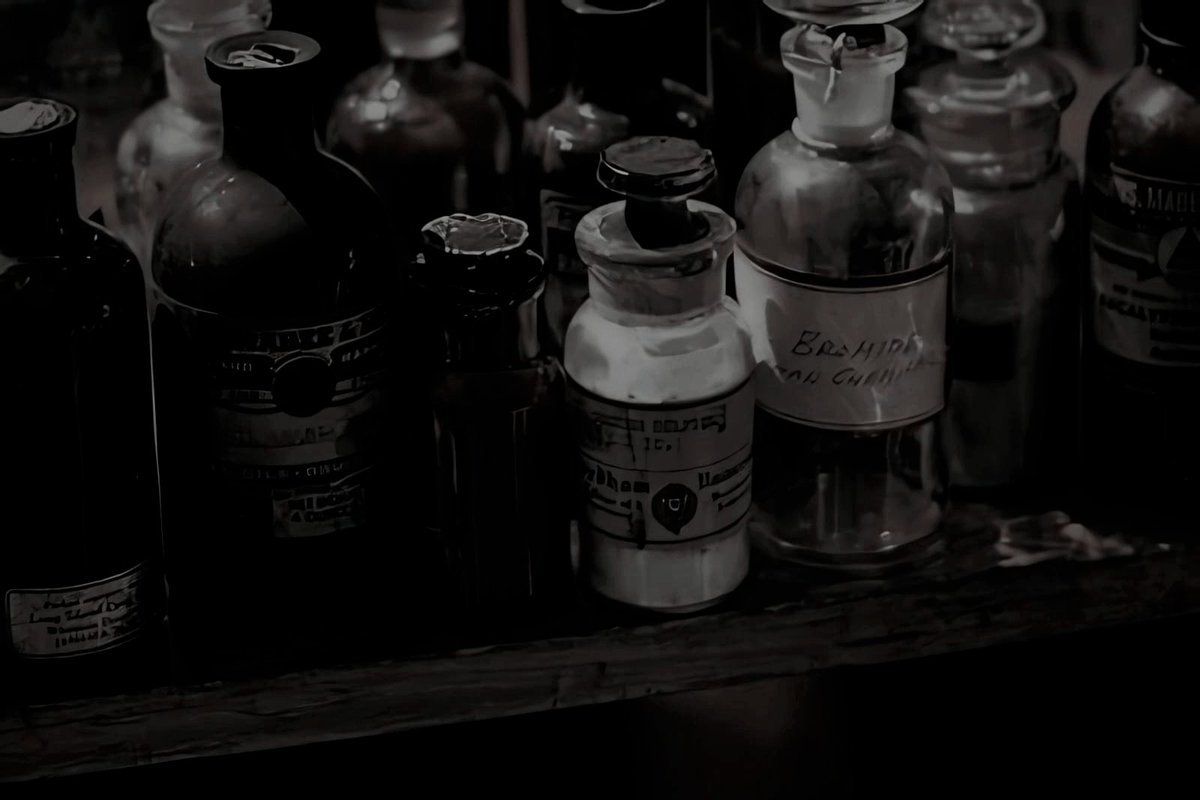 calmaytormenta's tweet photo. ❛ 𝐓here is nothing more attractive than curiosity. It’s the unknown that draws people. ❜

ㅤㅤ       ㅤㅤ     𝑴𝑰𝑪𝑯𝑨𝑬𝑳 𝑪𝑶𝑹𝑵𝑬𝑹. https://t.co/Hfd1wlQDIb