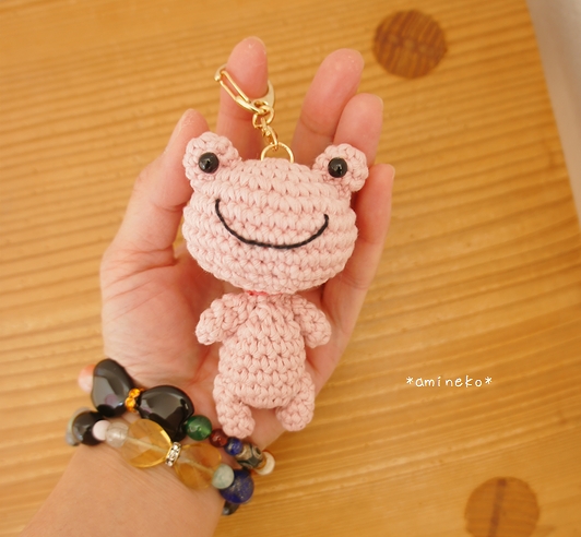 ピンクのカエル