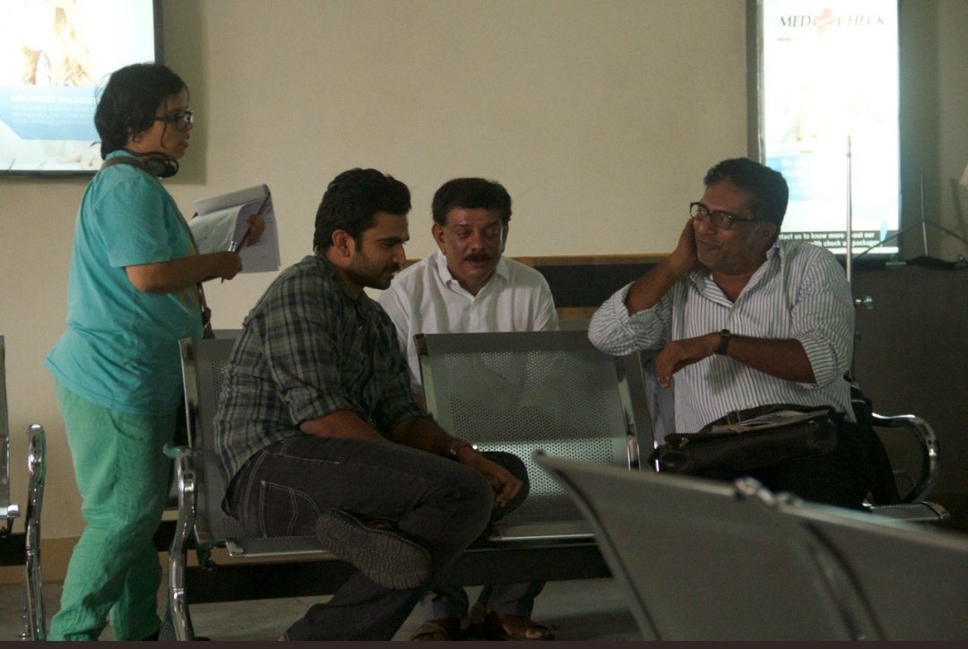 RajACommonMan's tweet photo. #Sometimes #SilaSamyangalil
A wonderful & a grippy movie about HIV & AIDS awareness✨
➕ Screenplay, TopNotch performance by @AshokSelvan @sriyareddy along with #Prakashraj Sir 👏👌🏽
Verdict : Slow but a must watch movie✨4/5
Watch @NetflixIndia
#PriyaDarshan #commonmanreview https://t.co/WSSe8JqYKa