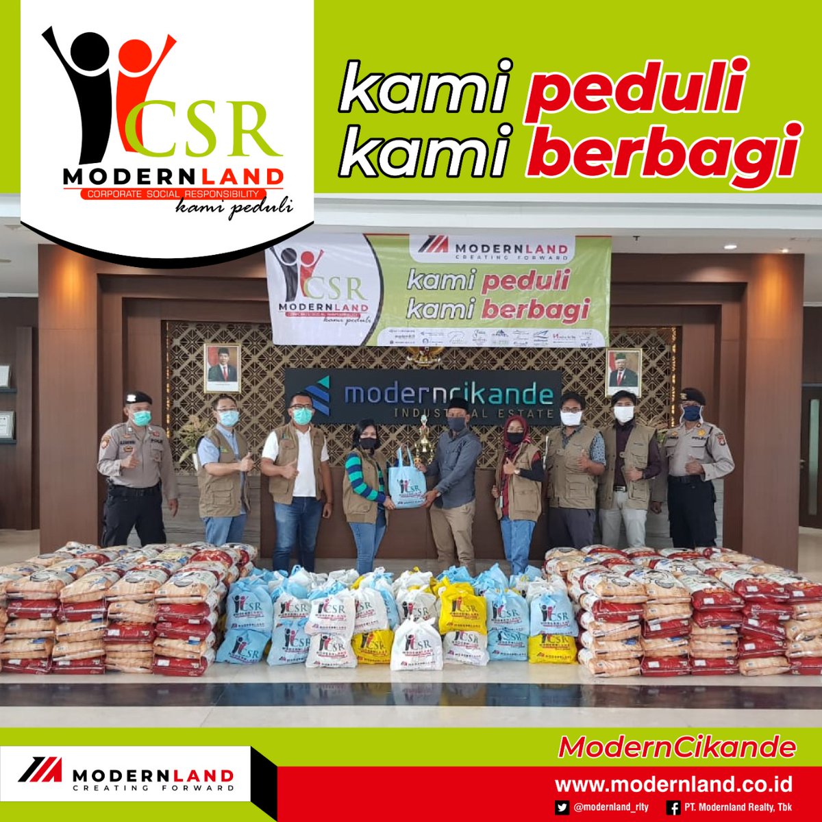 Modernland_Rlty's tweet photo. CSR PT Modernland Realty, Tbk. kembali menyalurkan paket bantuan u/ warga di sekitar ModernCikande, Serang, Banten, yang terdampak Covid-19 secara ekonomi. Kegiatan dilakukan pada Rabu, 15 April 2020. #CSRModernlandRealty #ModernlandFightCovid19 #ModernlandRealty #CreatingForward https://t.co/imJpLlwyDb