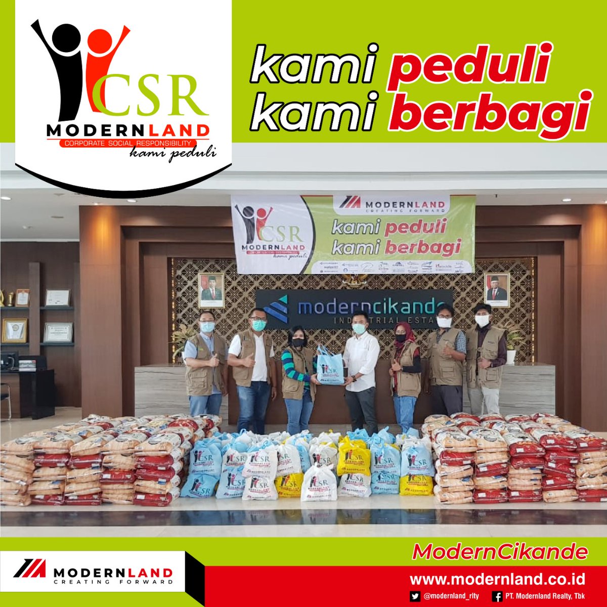 Modernland_Rlty's tweet photo. CSR PT Modernland Realty, Tbk. kembali menyalurkan paket bantuan u/ warga di sekitar ModernCikande, Serang, Banten, yang terdampak Covid-19 secara ekonomi. Kegiatan dilakukan pada Rabu, 15 April 2020. #CSRModernlandRealty #ModernlandFightCovid19 #ModernlandRealty #CreatingForward https://t.co/imJpLlwyDb