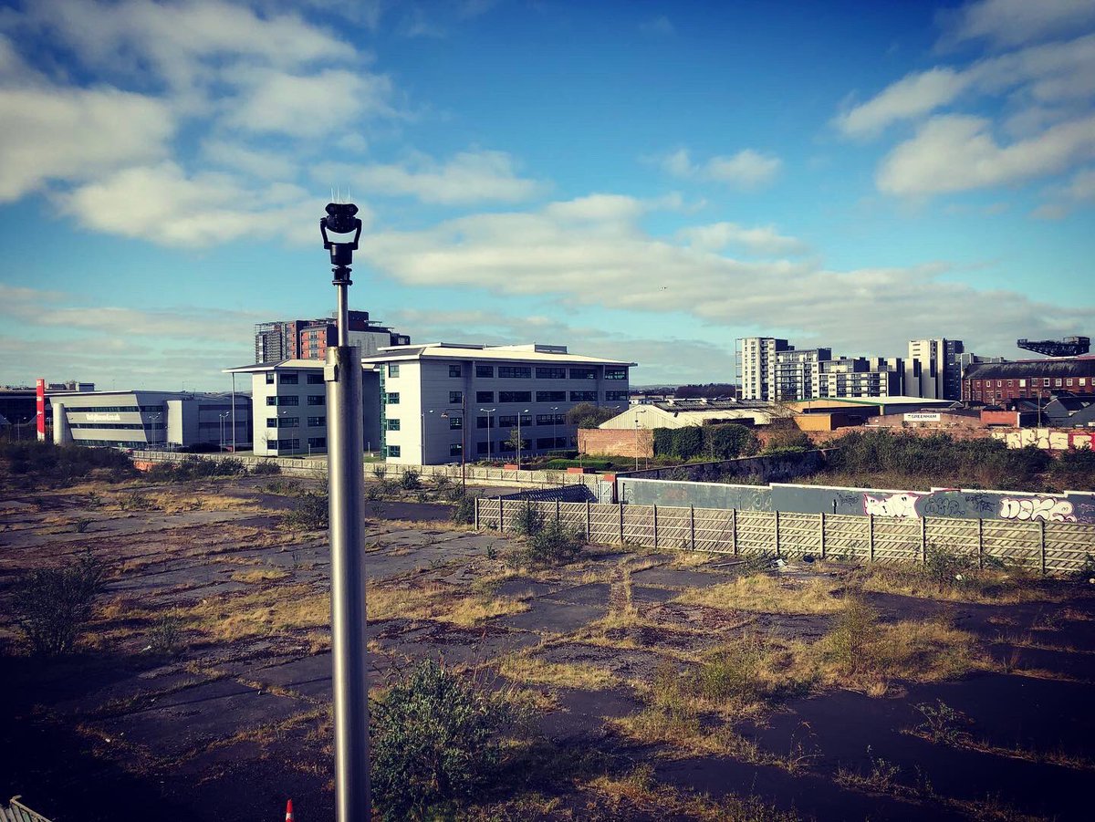 clesliephoto's tweet photo. Phone snaps from this mornings run.
Sadly getting used to seeing this city empty and void :(
#lockdown #glasgow #hourofexercise https://t.co/RezRyDeeHk