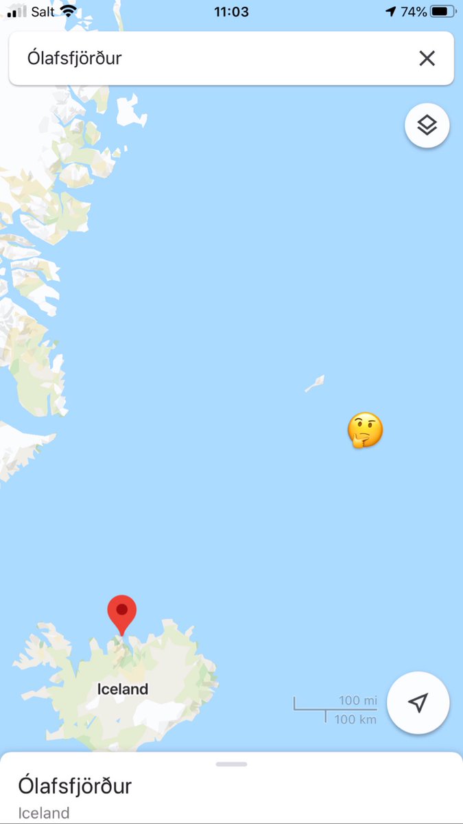 gokotaskes's tweet image. Bir kitap okuyorum; Ólafsfjörður diye bir şehir geçiyor. Kuzey Kutup Dairesi’ne sadece 50 km uzaktaymış. Burada kim yaşar diye haritada yerine bakayım dedim.

Sonra gözüme daha da kuzeyde ufacık bir ada ilişti. Burada kimse yaşayamaz dedim. Zoom yaptım. Sonra olan oldu...