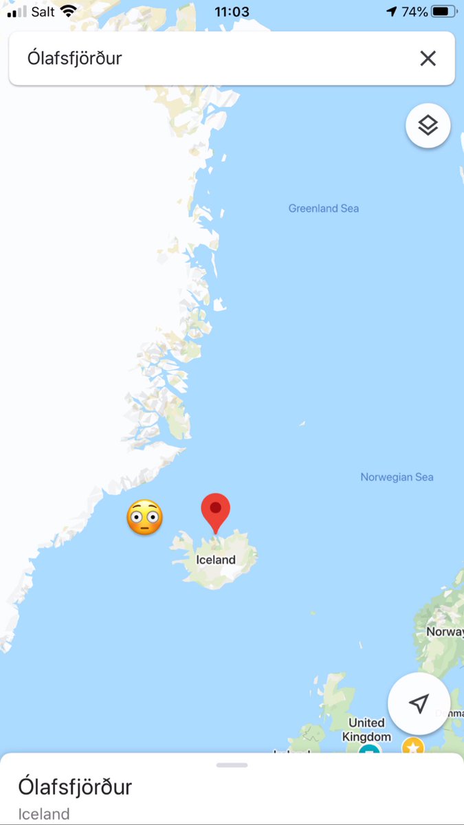gokotaskes's tweet image. Bir kitap okuyorum; Ólafsfjörður diye bir şehir geçiyor. Kuzey Kutup Dairesi’ne sadece 50 km uzaktaymış. Burada kim yaşar diye haritada yerine bakayım dedim.

Sonra gözüme daha da kuzeyde ufacık bir ada ilişti. Burada kimse yaşayamaz dedim. Zoom yaptım. Sonra olan oldu...