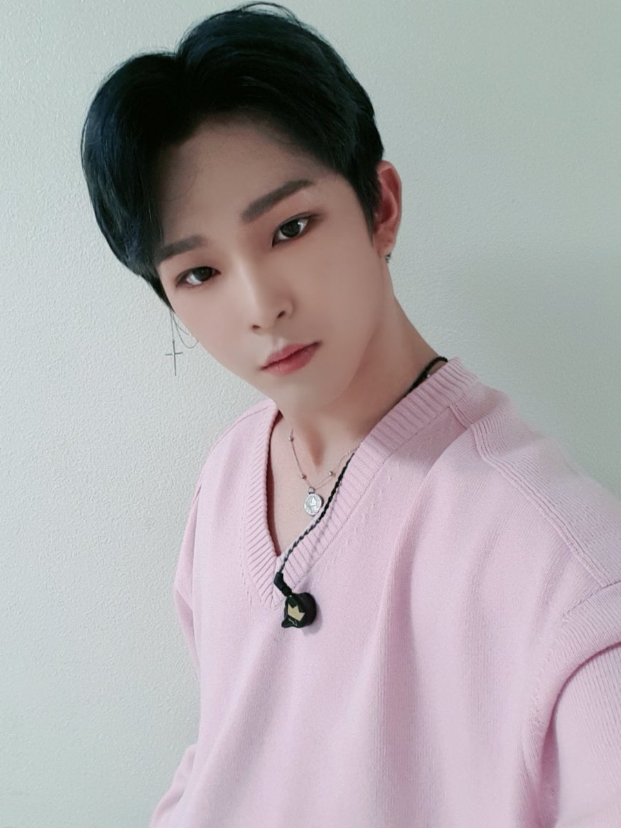 {} day 72/366 .｡.:*☆— You actually posted with your pink sweater outfit please you look so bf and cute  Thank you soo much tbh I’ve been pretty tired lately but I hope you’re getting lots of rest and don’t work too hard 」