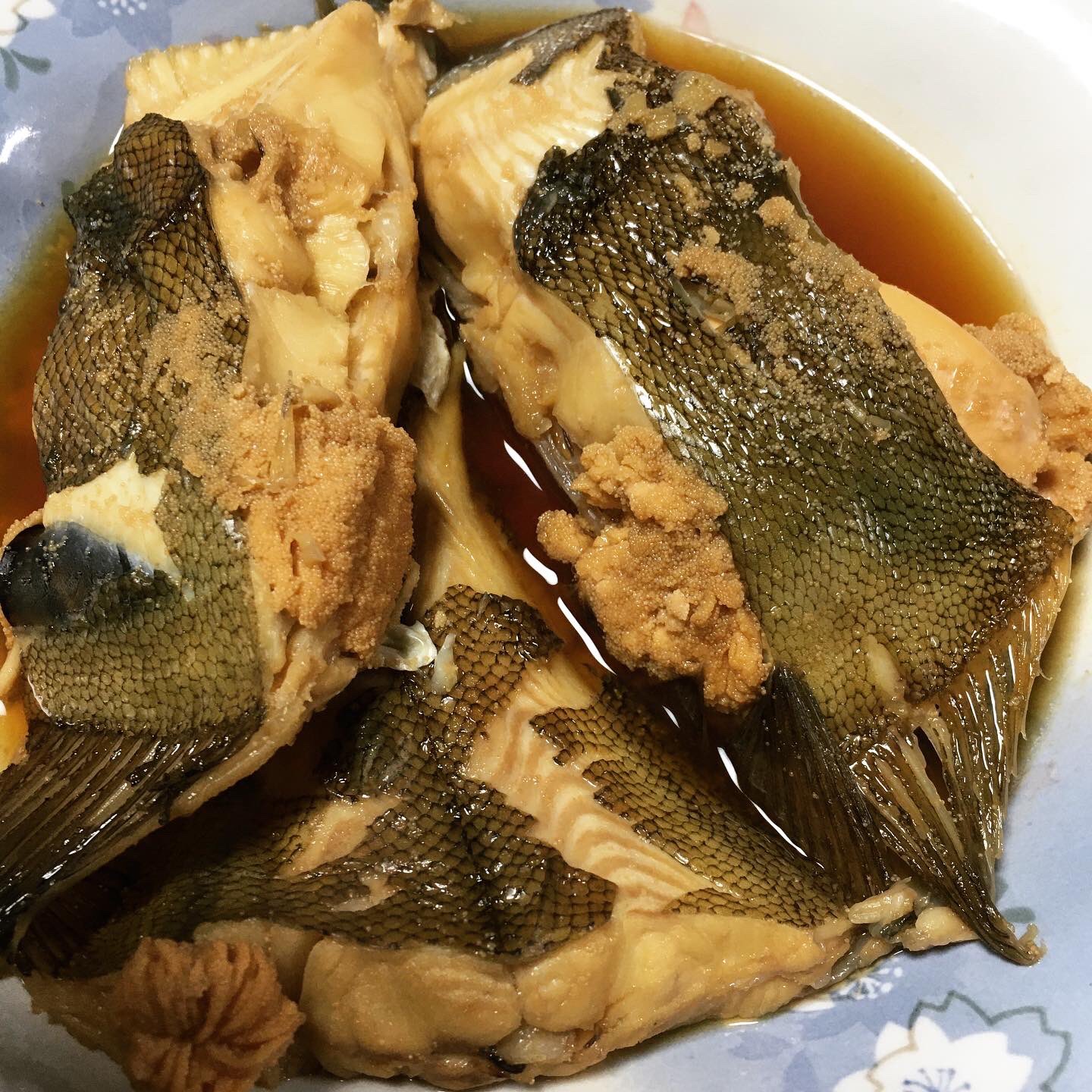 林麗奈 Kimono Whip 今日は娘が竹の子とさつま揚げの煮物と 胡瓜の胡麻塩ダレ を作ってくれたので あとはカレイの 塩焼きと煮物と かき菜のお味噌汁と竹の子ご飯 う ん 毎日ご飯が美味しすぎて腹パン食べてしまう 竹の子の煮物 かき菜のお