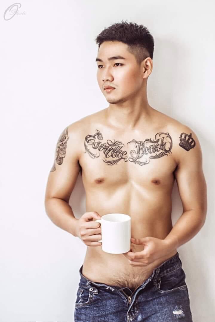 Menwear5's tweet photo. i'm Corona https://t.co/HsjPz1fzuJ