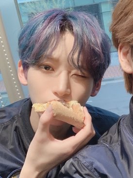 리치 tweet media