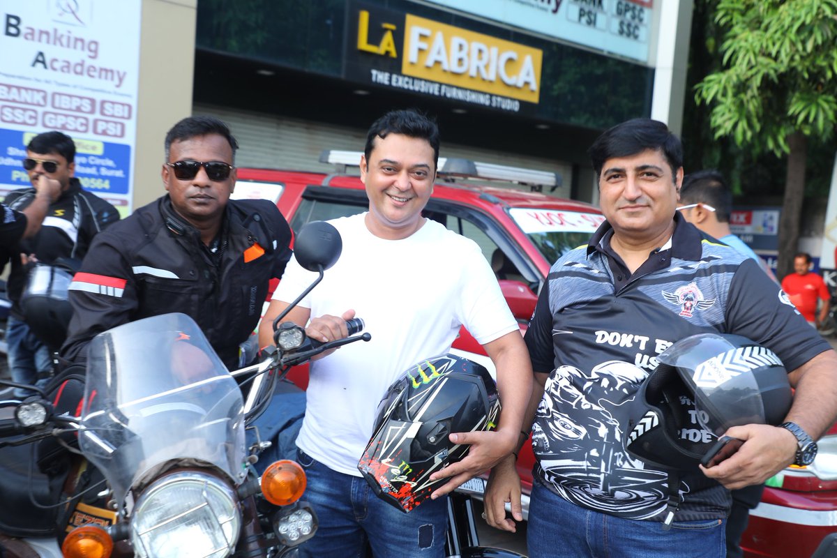 YjocS's tweet photo. YJOC SURAT

JAWA DAY 2019

@jawamotorcycles @reach_anupam @ashishkjoshi @BRustomjee @UrvashiPatole @hemanzhu 
#jawa #ride #yezdi https://t.co/phrcxalp3S