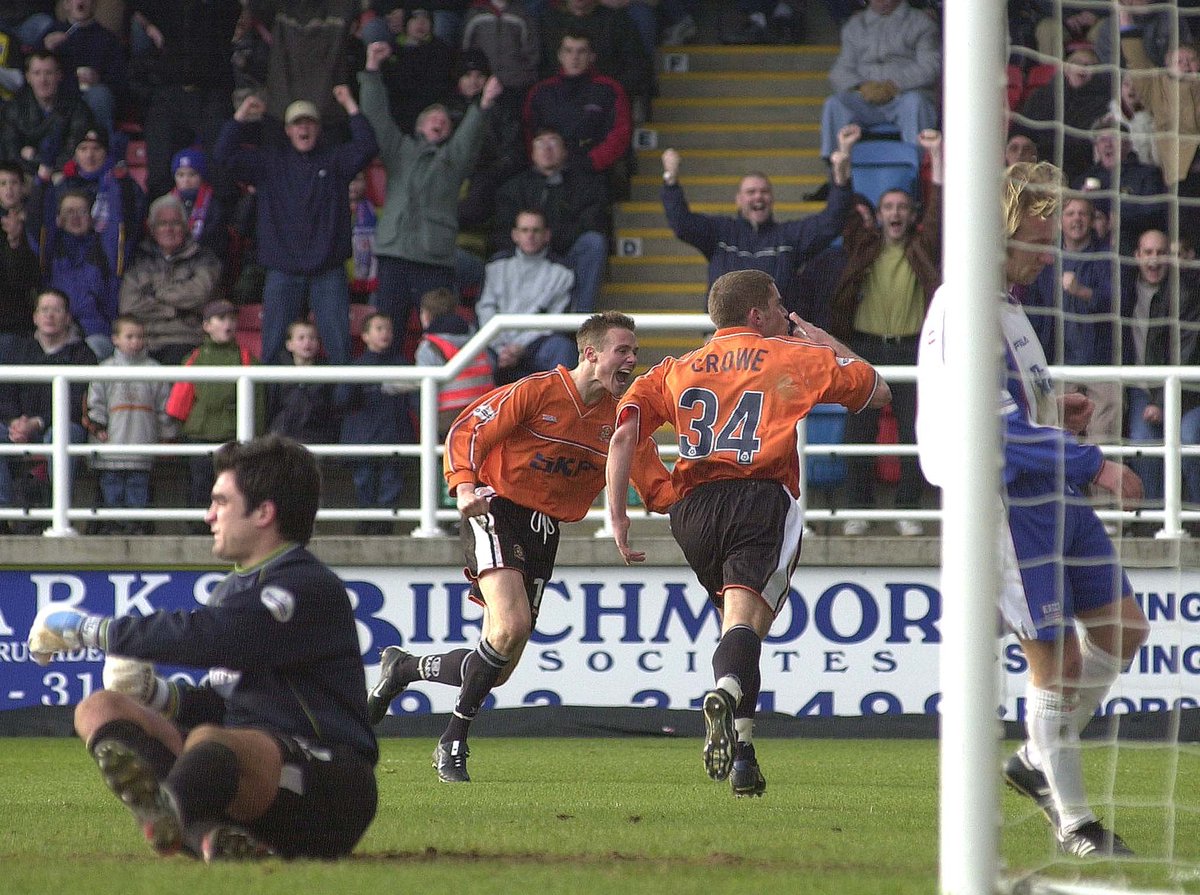 LTFC_1885's tweet photo. Great memories of the 2001-02 season under Joe Kinnear and Big Mick 
@Kevnico8 @forbesy7 @Marv700 @springytraining @9howie @EmmersonBoyce @Hd_holmdog @Chris_coyne78 https://t.co/tfMxWQqYBd