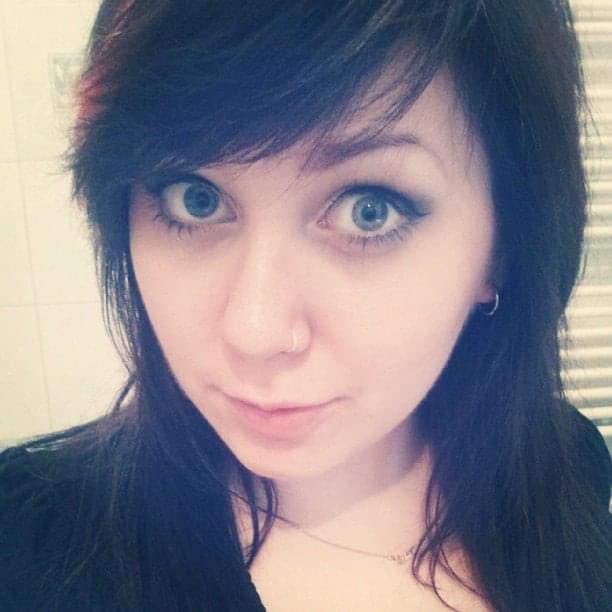 MochiPunch's tweet photo. Ich mache auch mal mit
#MeAt20 vs #MeAt27
Soooo krass hab ich mich nicht verändert 🤷🏻♀️
Ausser dass ich schlanker bin und eine unnatürliche Haarfarbe habe. https://t.co/3SpN98BJBD
