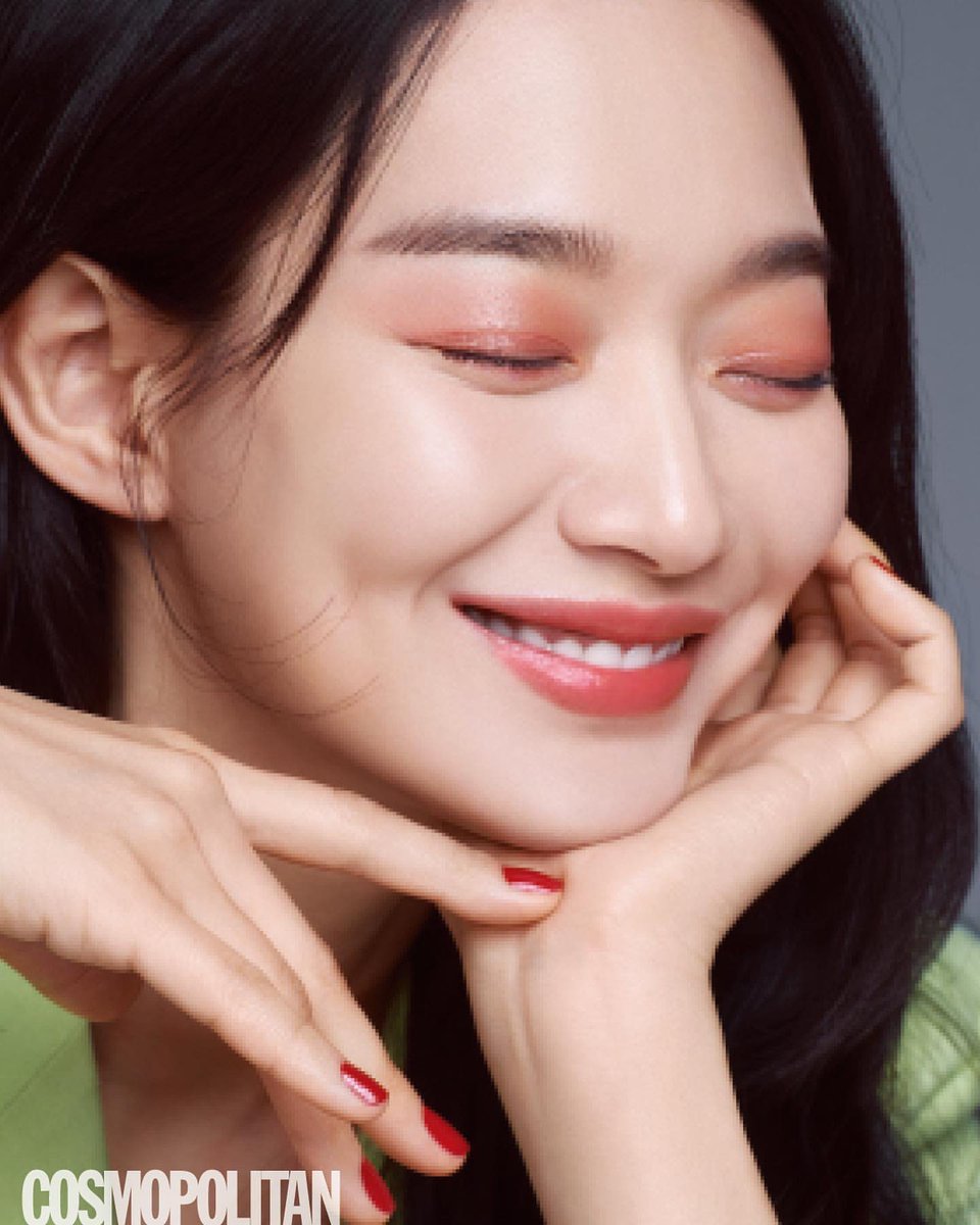 CozyTKshop's tweet photo. 🌸 Beautiful Shin Min Ah 🌸 It’s a crazy beauty explosion. 🧨💥🎇🗯🌹#cosmopolitanKorea 💋💋 #chanel #chanelmakeup 💄#LujyuCocoFlash No.91, 90 💄#RougeCocoFlash No.60, 92 #chanelbeautykorea #ShinMinAh https://t.co/Bn0qYhWIL6