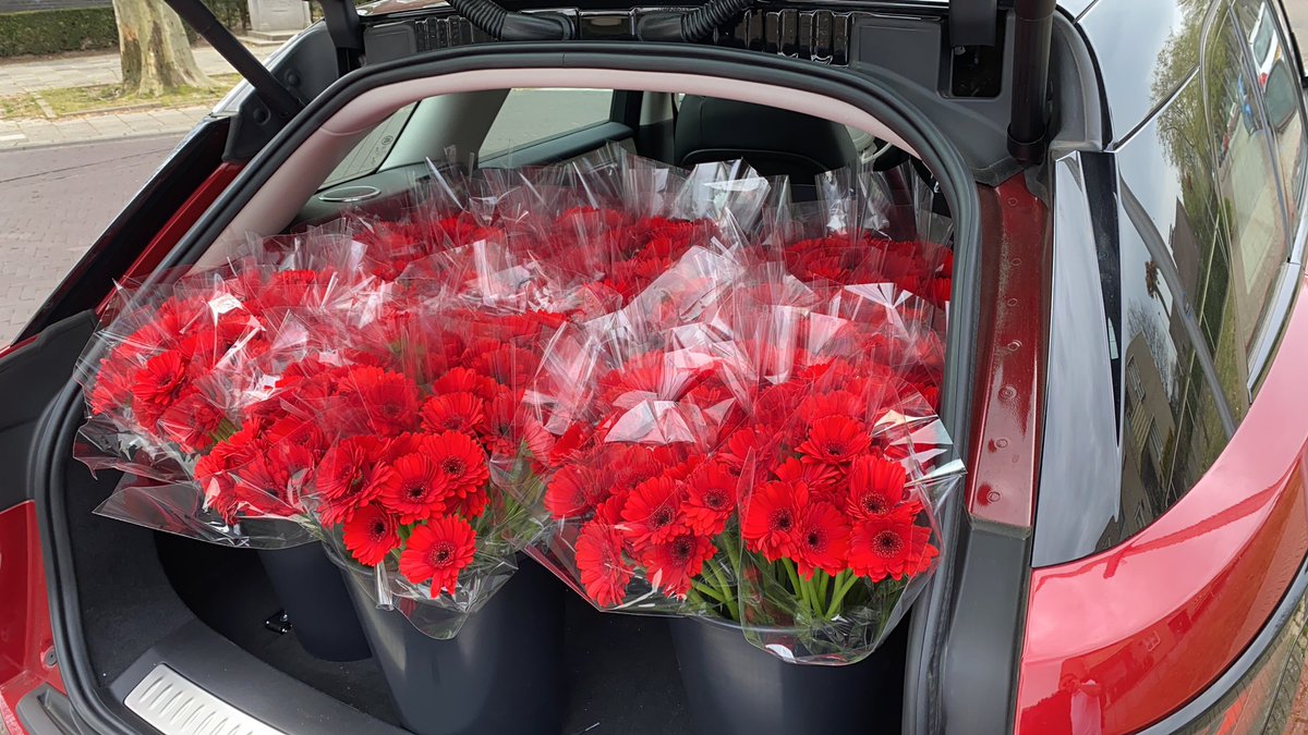RCLandgraaf's tweet photo. Gaan langzaam opstarten en genieten van een heerlijk dagje #bloemen #dankjewel #rclandgraaf #blijfbinnen #houvol https://t.co/TDk9e9Rozk