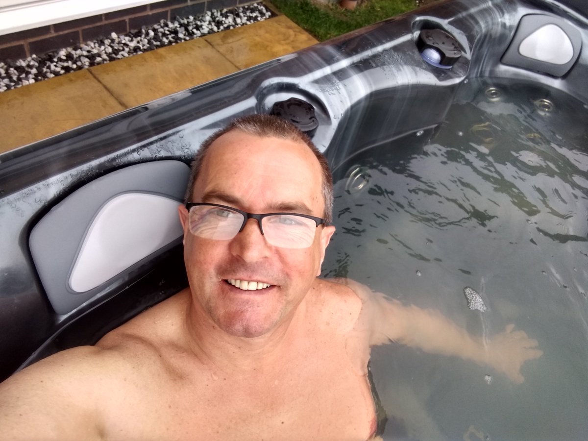 rangersrob46's tweet photo. Got to be done on this cold morning. https://t.co/ZgGZJAGupC