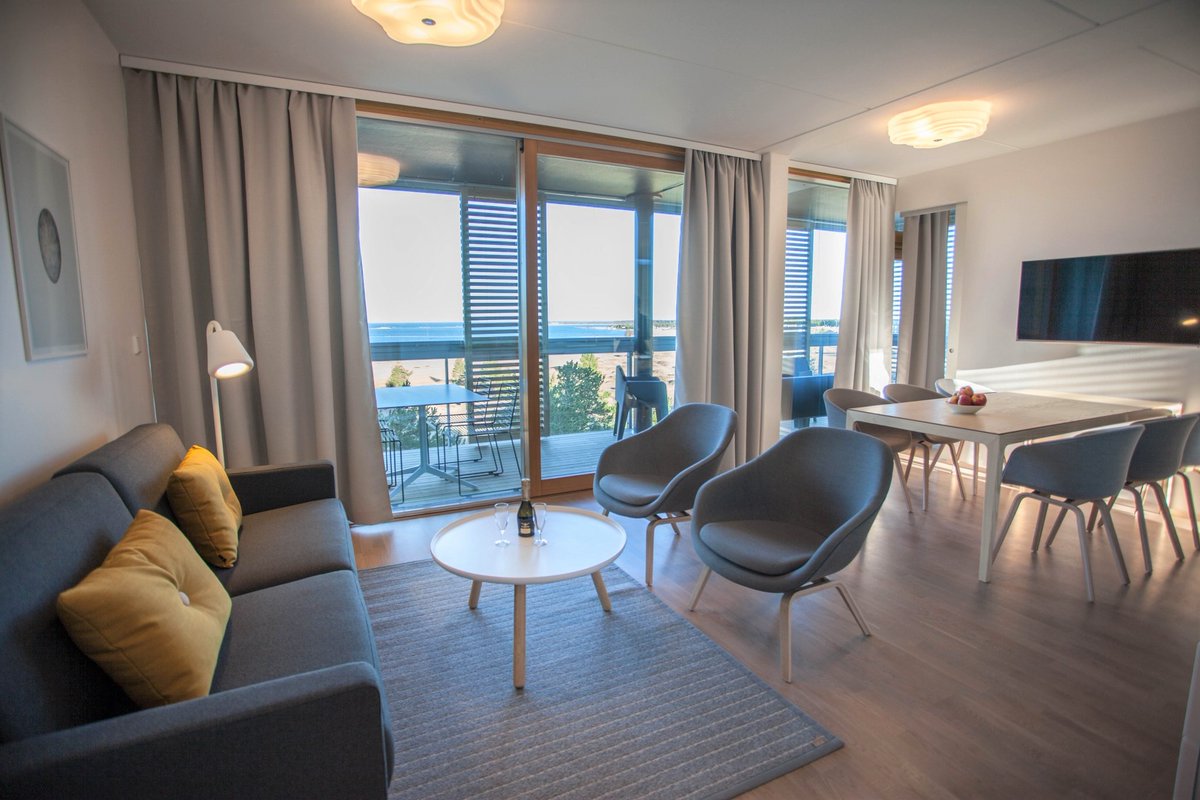 July is the most pleasant month to visit Finland if you like bright summer nights and, especially if you're a fan of spas then our #SantasHotel Santa's Resort and Spa Hotel Sani is a perfect destination for you! 

Read more here: 

santashotels.fi/en/hotels/kala…