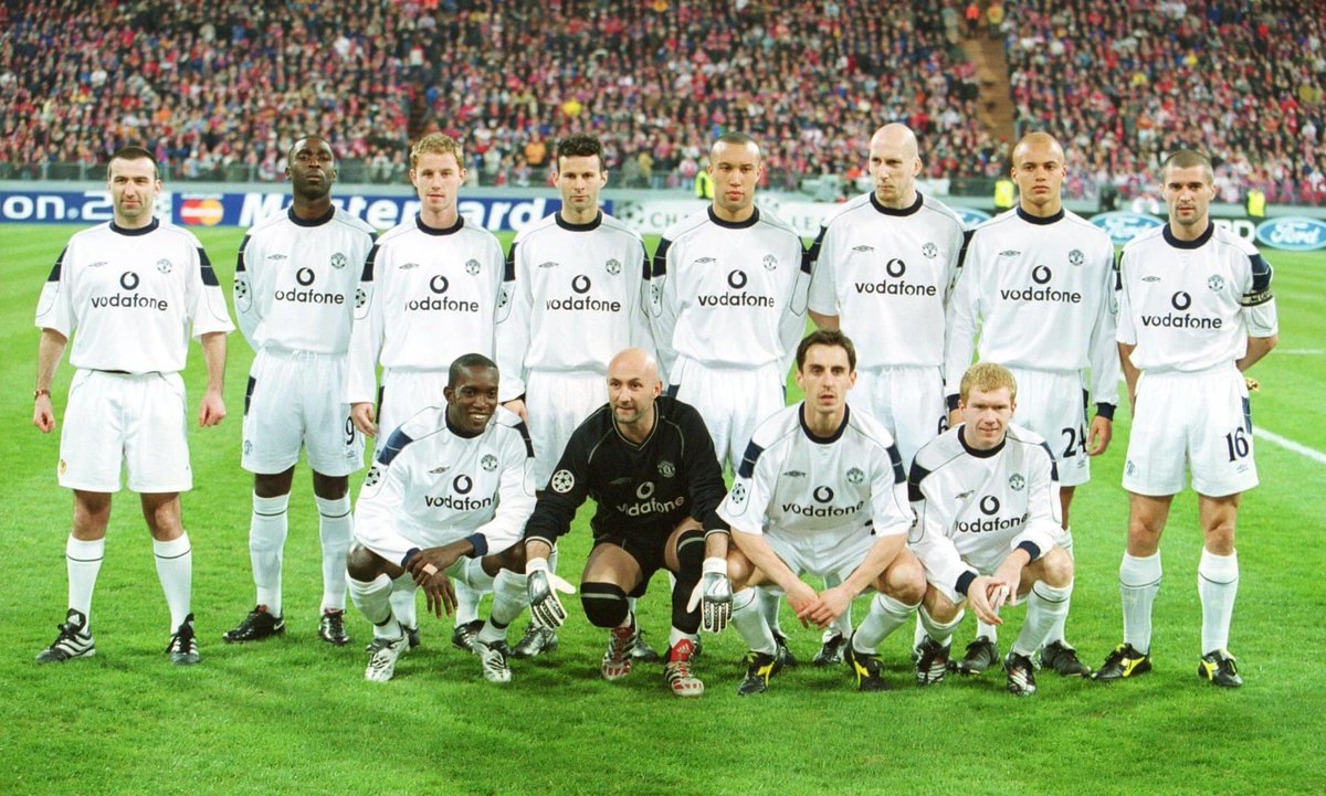 TheSportsman's tweet photo. 🗓 ⚽️ #OnThisDay in 2001: Karl Power sneakily lined up with the @ManUtd team in the Champions League quarter finals. https://t.co/PhioSTJmCU