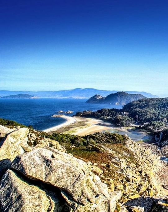 Xavier26679767's tweet photo. Unha imaxe vale máis ca mil verbas.
#IslasCíes #IllasCíes #Cíes #RíaDeVigo #CiesIslands #AtlanticOcean #IslasDeLosDioses #Galicia #PlayaDeRodas #PraiaDeRodas https://t.co/qmu2aZfNK2