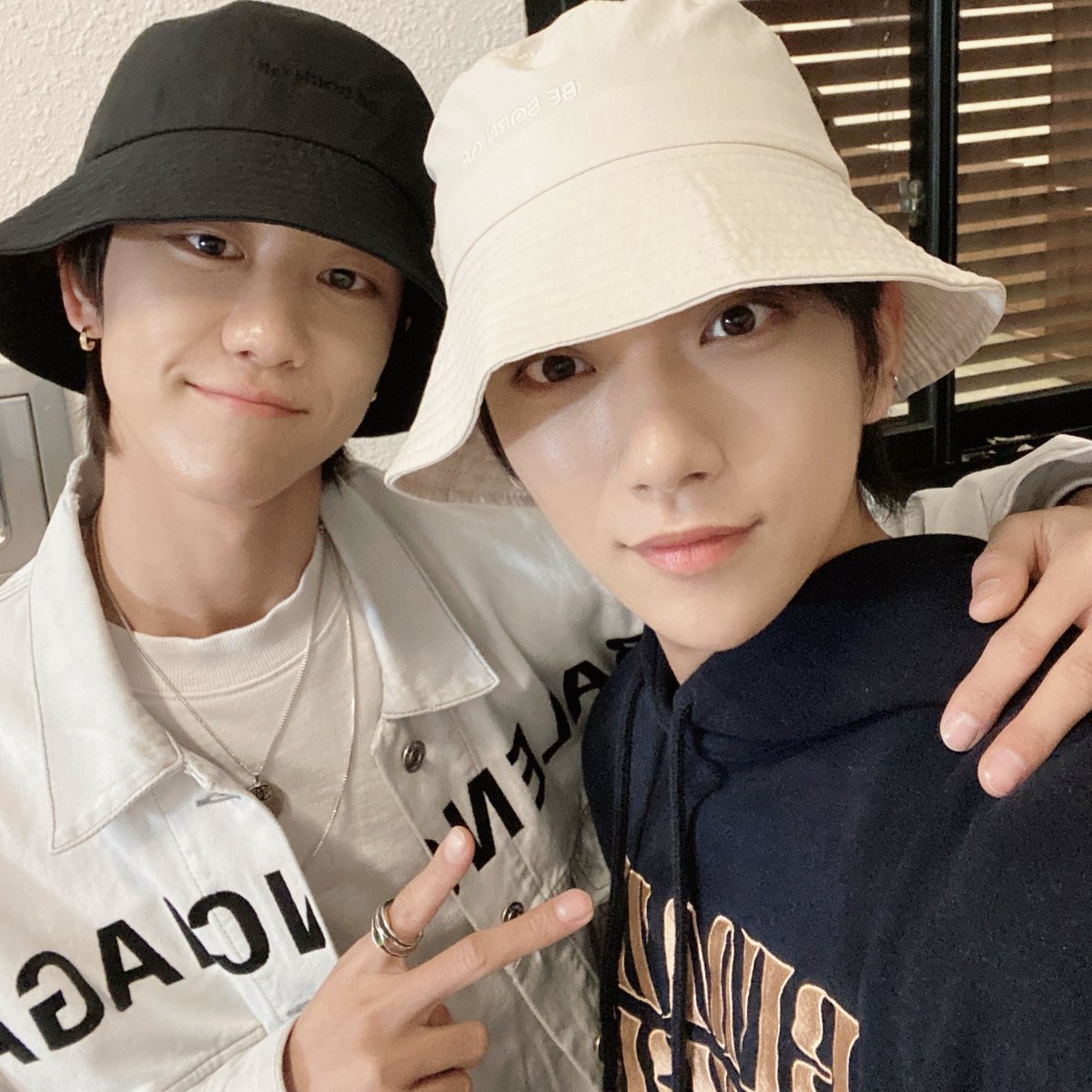 pledis_17's tweet photo. [17'S THE 8] 🤳✌️ https://t.co/35oyahnqjV