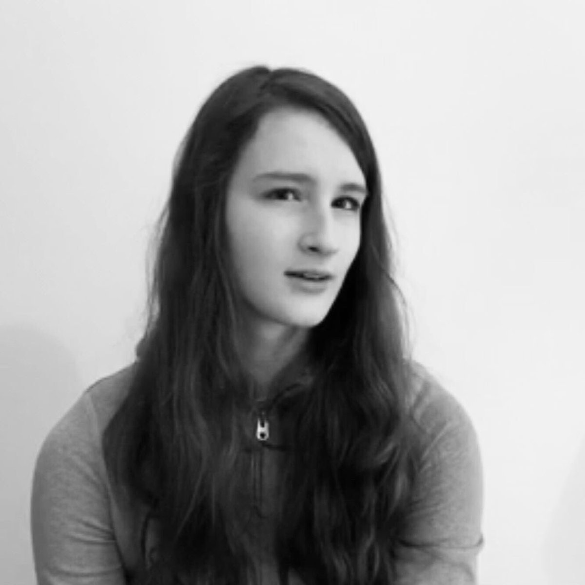 Esme Lola tweet media