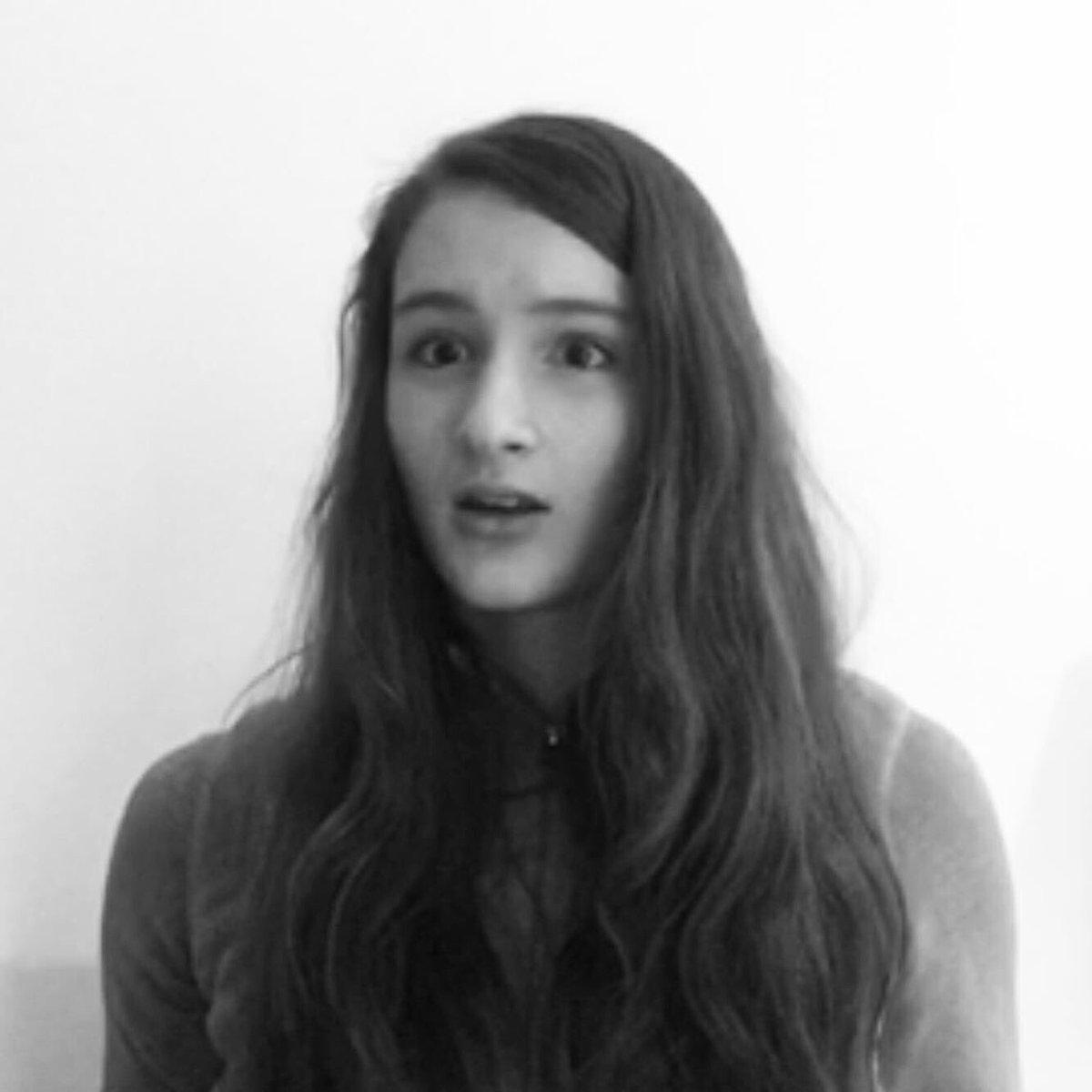 Esme Lola tweet media