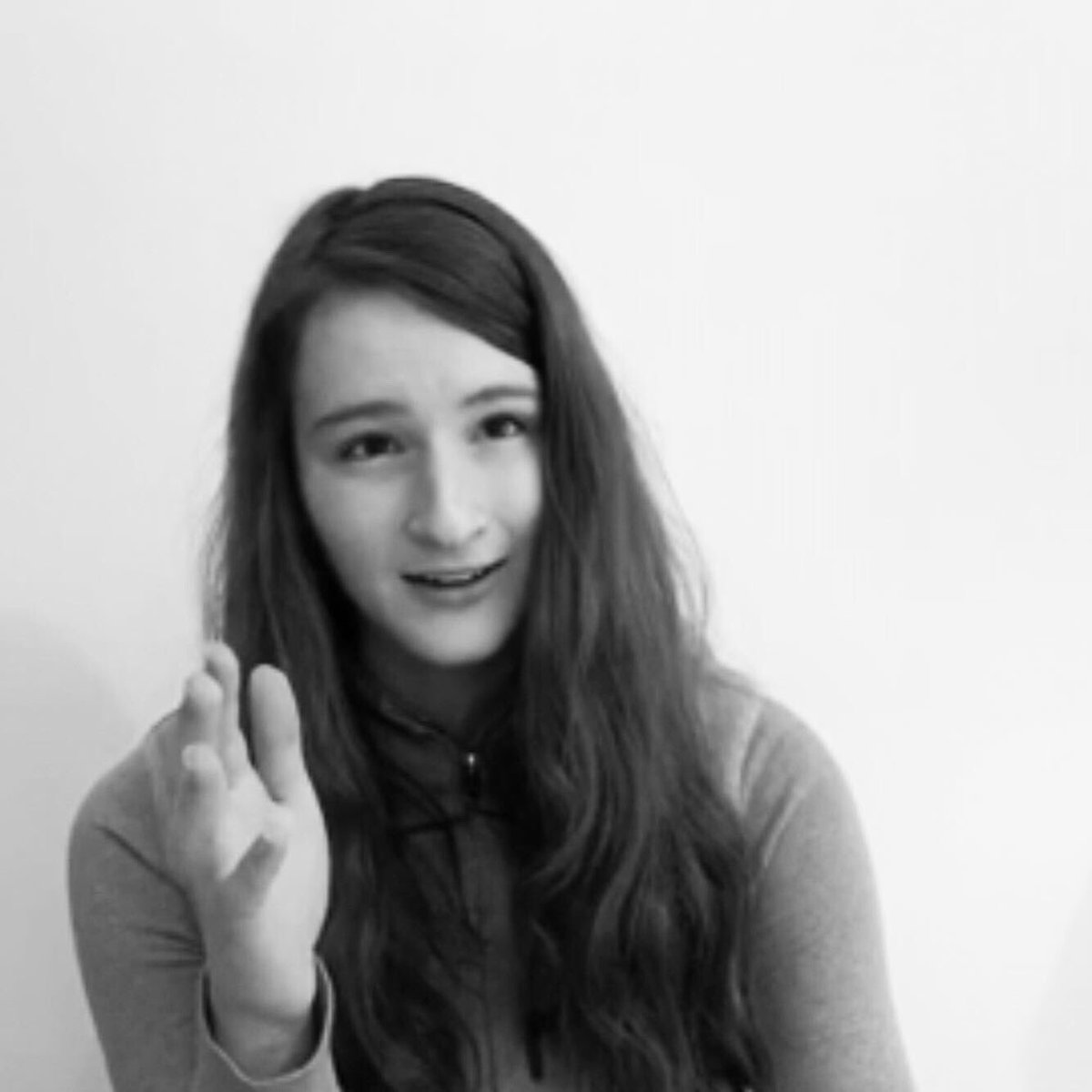 Esme Lola tweet media