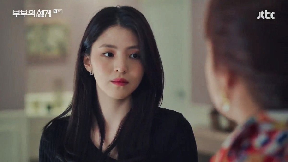 Maybe someone should remind to Da Kyung's mother that her daughter isn't a winner. She is a home wrecker, mom shouldn't be so proud just cause the asshole got rich #TheWorldoftheMarried #부부의세계