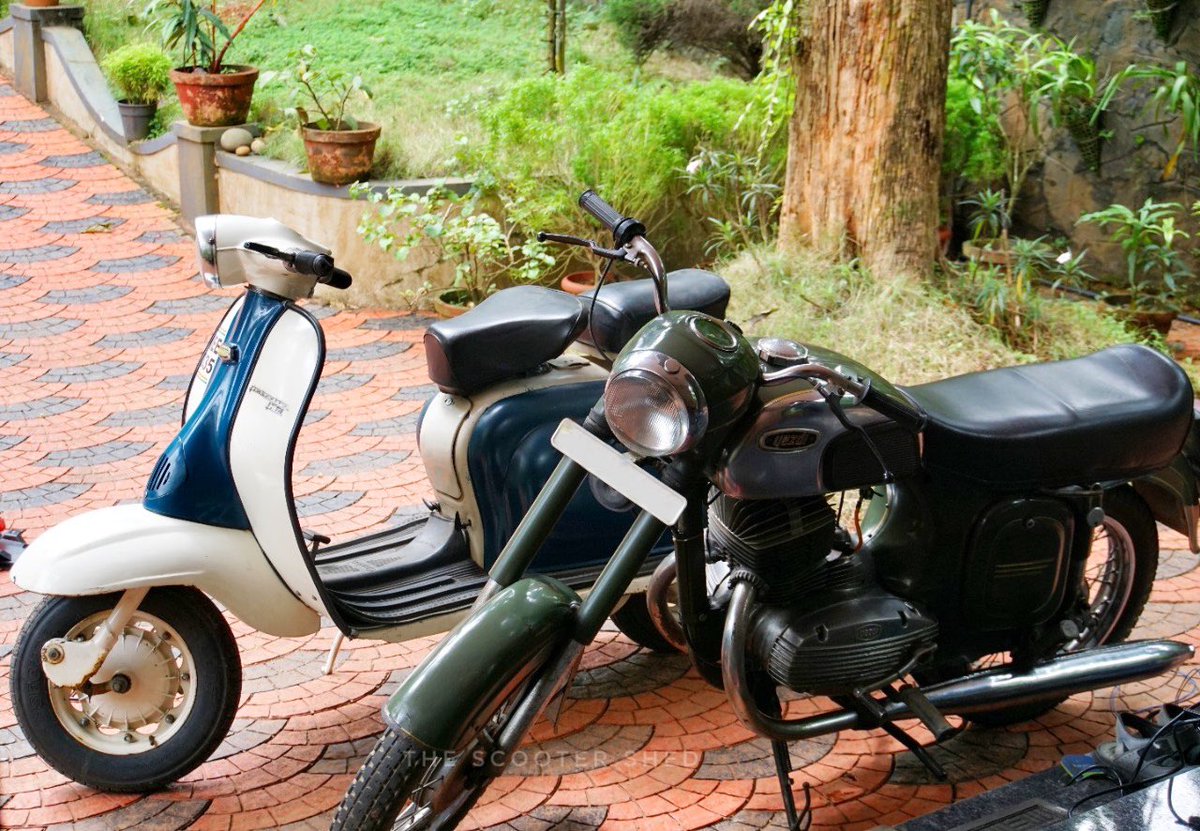 lijeet's tweet image. My Mysore beauties, #Yezdi &amp;amp; #Lambretta. 
For some reason these two are my favourites ☺️😇

#TheScooterShed