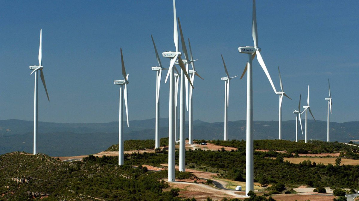 FRenovables's tweet photo. Editorial @el_pais  "La salida es verde"

Desde @FRenovables venimos defendiendo desde hace 10 años los beneficios sociales y económicos de las renovables y la eficiencia energética.
Múltiples beneficios generando empleo de calidad y sostenible.

https://t.co/ySx2NDhznc https://t.co/QvZ15KPO8p