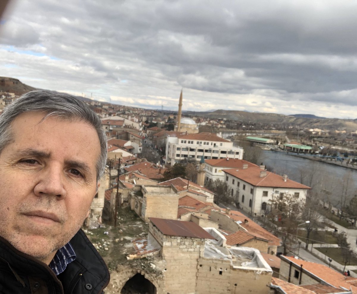 ilyasGkhan1's tweet photo. Türkiye’nin en güzel kazalarından olan #Avanos’un adı #Hitit ve #Roma zamanında adı #Venesa’dır. #Selçuklu #Alaeddin Camii ve #Sarıhan’ı inşa eder. #Osmanlı Döneminde #Ankara Eyaleti #Kırşehir Sancağına bir ara #Konya Eyaleti #Niğde Sancağı #Ürgüp ve #Nevşehir kazasına bağlanır. https://t.co/prKi08w2L9