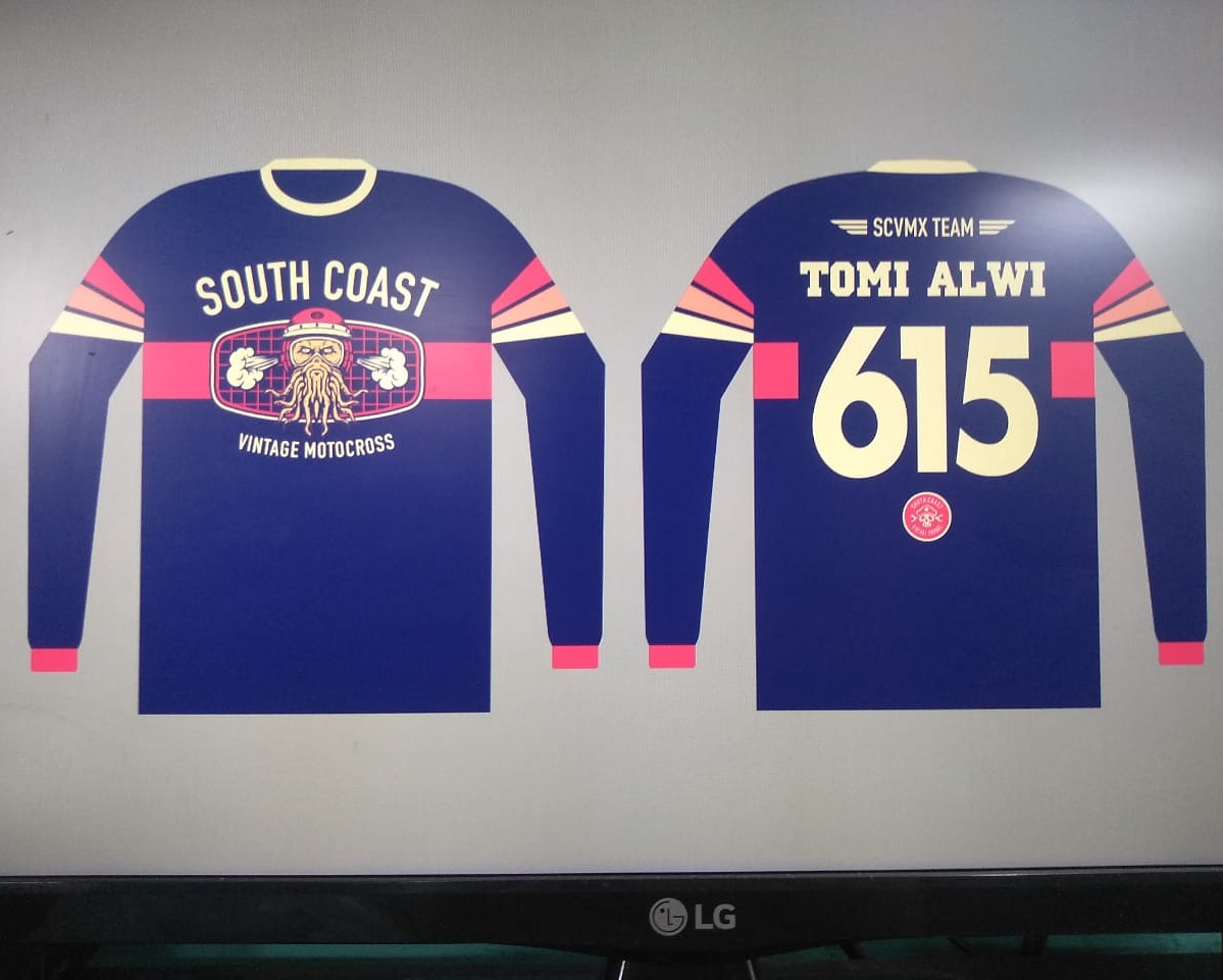 GajahMako's tweet photo. Kamingcrot, bahan jersi nggo balapan neng Tambakrejo YK.
Boleh ikut pesan bagi yg berminat.
Rego koyo jersy umume 180ewu po piro kae, lali.
Pacitan Jatim
WA 081913077355

#jerseytrail #jersey #triltua #vintagetrail #gengtriltua #motocross #vmx https://t.co/WWnNFafGZE
