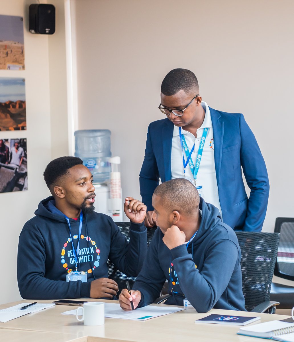 BOOSTFellowship's tweet photo. Today we join the nation in celebrating 40 years of independence and celebrating the work we do, since 20 years ago,with young people who work hard and passionately enabling succesful futures for communities. #ZimAt40 #BoostAt20 https://t.co/udCZKLMkyE