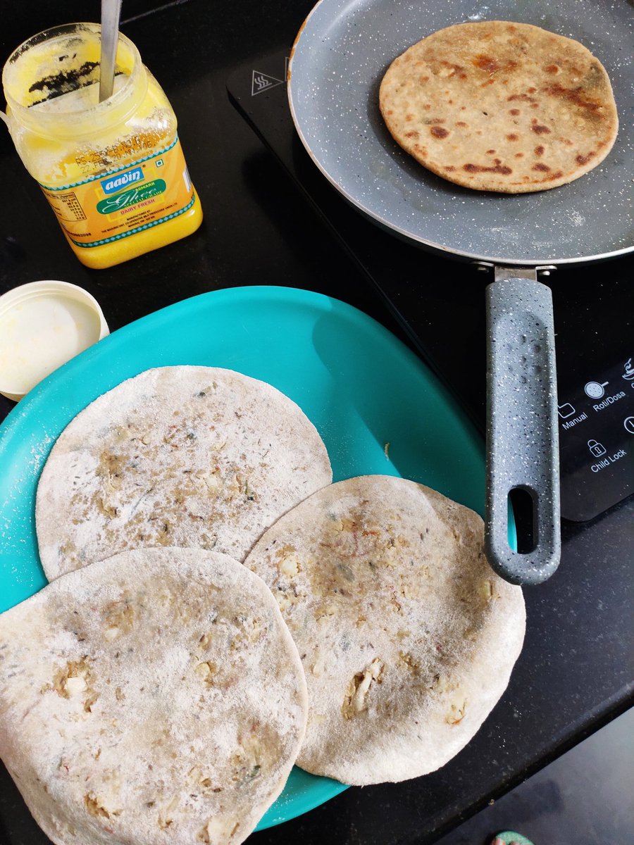 Mehnat ka phal tasty hota hai!!Aaj patidev ki yeh pending request lunch mein banayi gayi thi... Gobhi parathas with dhaniya chutney!!  #jogacooks