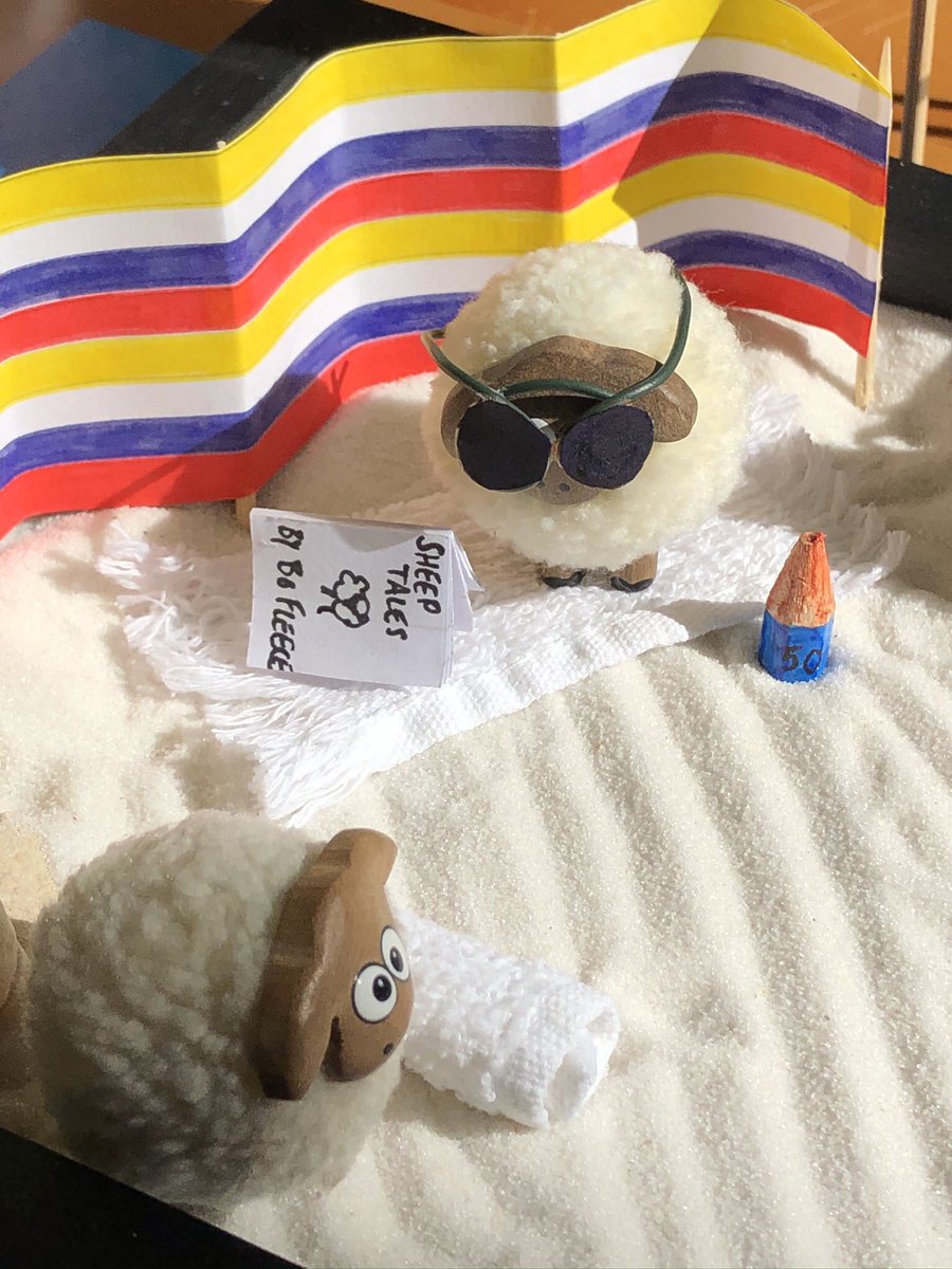 Titch_Sheep's tweet image. Baa, was up early today to nab my space on the beach. Me mates are queuing with their towels. I have my wayfarers on, my towel, sunscreen and a good book. What more could I want? ☺️😉 🏖🏝⛱ #BeachIsolation #FlockPower