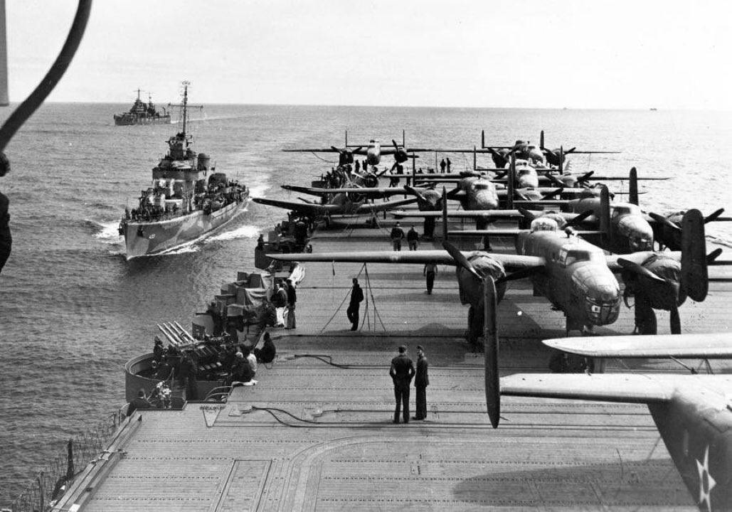 #OTD 1942, U.S. forces launch the #DoolittleRaid, the first raid on Japan after the attack on #PearlHarbor, which provided an important boost to #AmericanMorale. 

16 B-25 bombers were launched without fighter escort from aircraft carrier USS Hornet. #WW2 #WWII #History #Morale