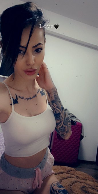 Check me  on https://t.co/Z2MKaVgO1D !! https://t.co/Zg0AGTDJxb