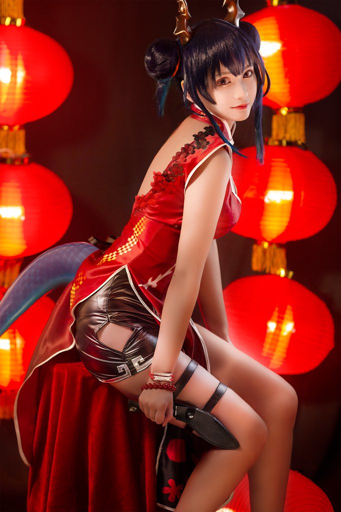 Real_Karirin's tweet photo. #Arknights #アークナイツ 
#cosplay 
陈 岁红霞旗袍🌟 https://t.co/7UjMKSlupY