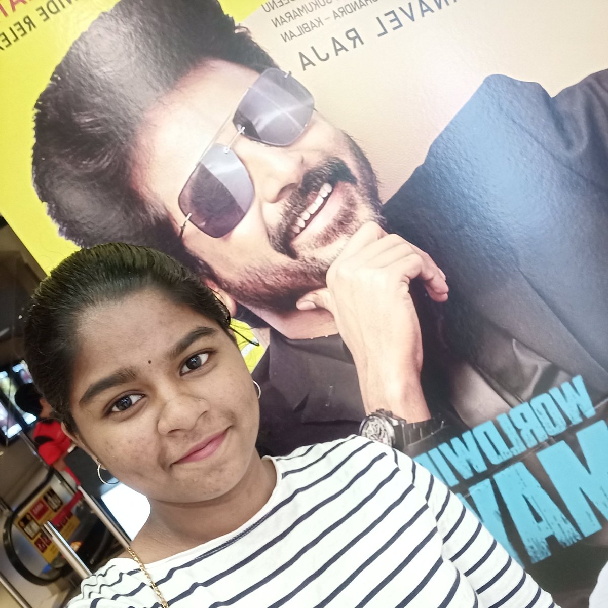 SK_Suwethaoff's tweet image. #newprofliepic ❤️❤️ 

@Siva_Kartikeyan anna in this quarantine time missing you badly 😭❤️ stay safe take care of your health na .. 

My big dream is to meet you but currently I took a pic with your #mrlocal poster 😊 it's like taking with you na..❤️🤗