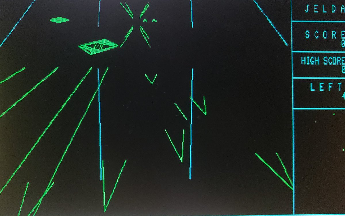 danna1213's tweet photo. FM-7 版 3Dゼビウスで遊ぶ🎵
やっぱりワイヤーフレーム最高😃⤴️⤴️
(*≧∀≦*)
#JELDA
#キャリーラボ https://t.co/rW6uYndenZ