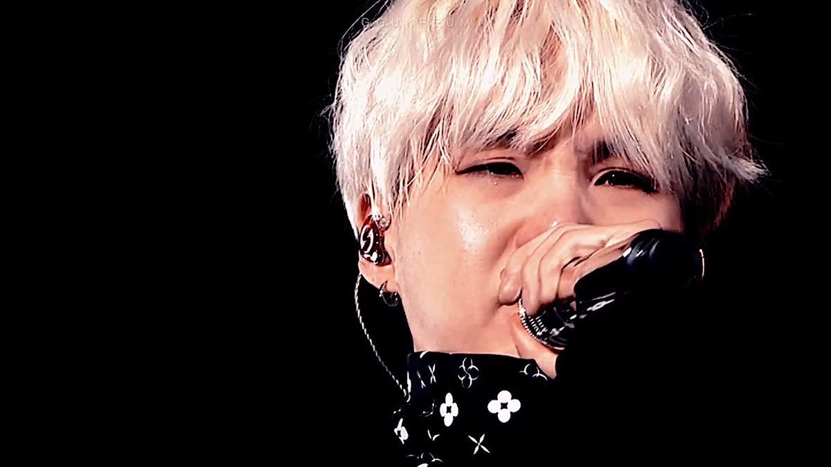 An_Sonya_'s tweet photo. I hope that after watching these concerts the new ARMY will not pour dirt on them, but will fully realize what a hard way the guys have gone.  Never forget that behind the shiningest smile can hide a huge pain @BTS_twt #BANGBANGGCON #방방곡곡방바콘 https://t.co/oMiWI9wBJg