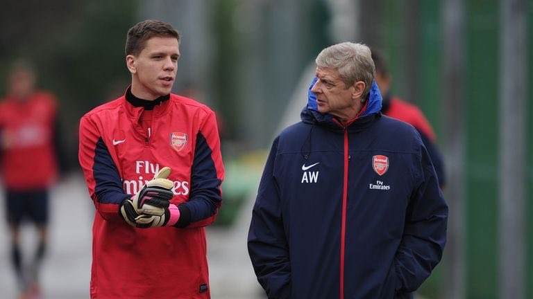 Happy Birthday to former Arsenal goalkeeper Wojciech Szcz sny!  