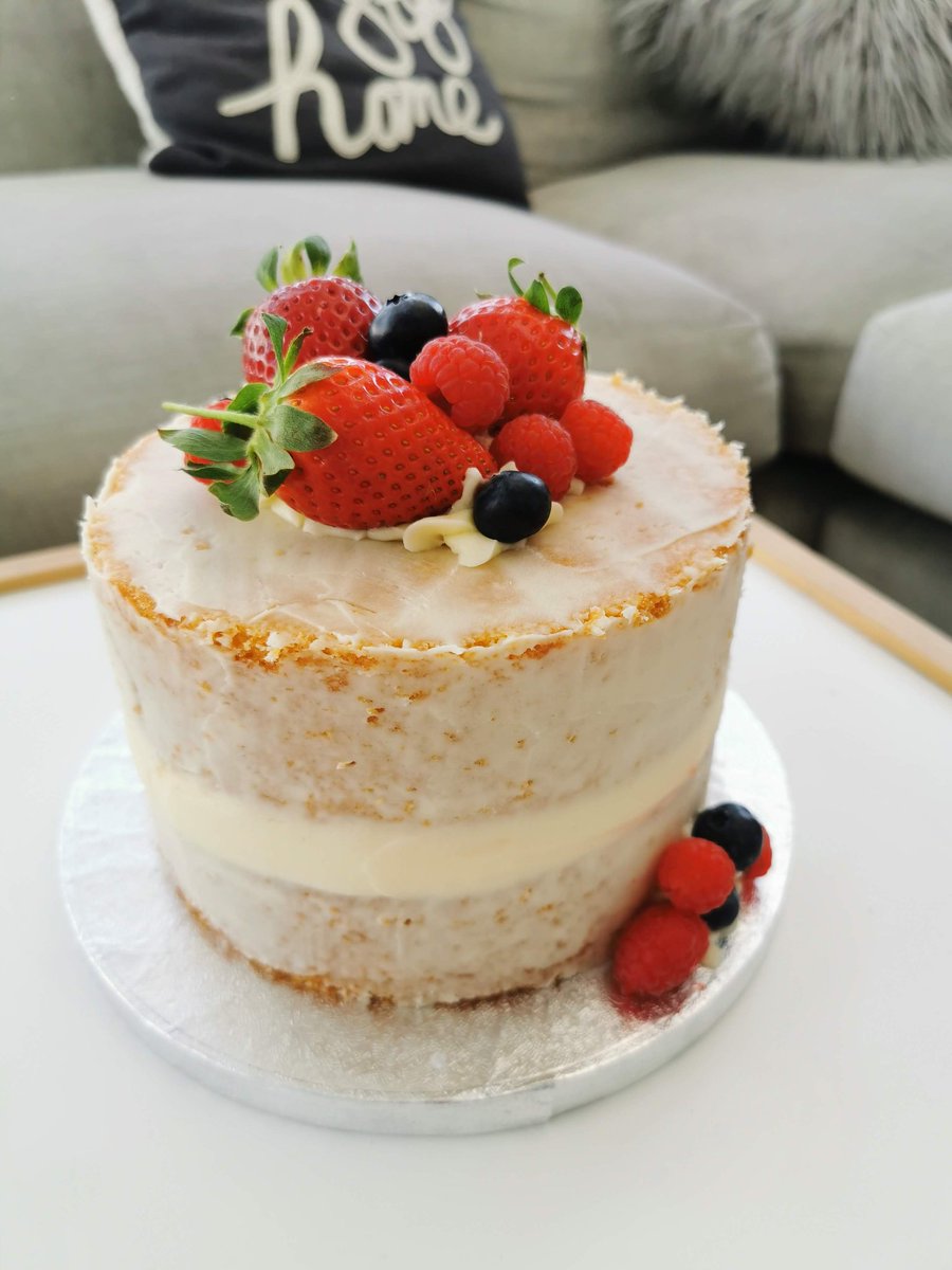 STRMTCP's tweet photo. Scratching the baking itch with @clcurtis
*
Photo 1 - my birthday cake
Photo 2 - my dad's
*
⛈️
☕
*
#STRMTCP #StormInATeacup
*
#ProvidersOfGreatSocialLubricants #EvenAtHome #ExiledForTheGoodOfTheRealm https://t.co/R2BCFknOKX