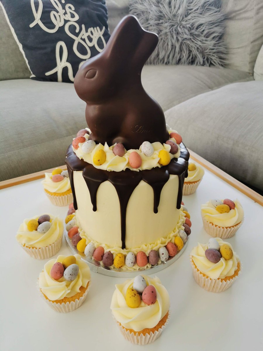 STRMTCP's tweet photo. Scratching the baking itch with @clcurtis
*
Photo 1 - my birthday cake
Photo 2 - my dad's
*
⛈️
☕
*
#STRMTCP #StormInATeacup
*
#ProvidersOfGreatSocialLubricants #EvenAtHome #ExiledForTheGoodOfTheRealm https://t.co/R2BCFknOKX