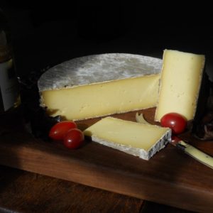 NewForestMarque's tweet photo. Lyburn has an online Cheese Shop offering their award-winning cheeses for delivery.
Postage and Packing included on all deliveries @LyburnCheese 
https://t.co/A1XEThTA2m
#cheese #newforestmarque #supportlocal https://t.co/IvVFsqE7QC
