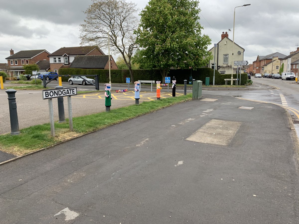 Spotted these on my walk to the shop! They made me smile! Hope they make you all smile too! Thank you to whoever it was that made these in castle  donnington! 🥰 so talented and kind! <a href="/LoveCastleDon/">Love Castle Donington</a>