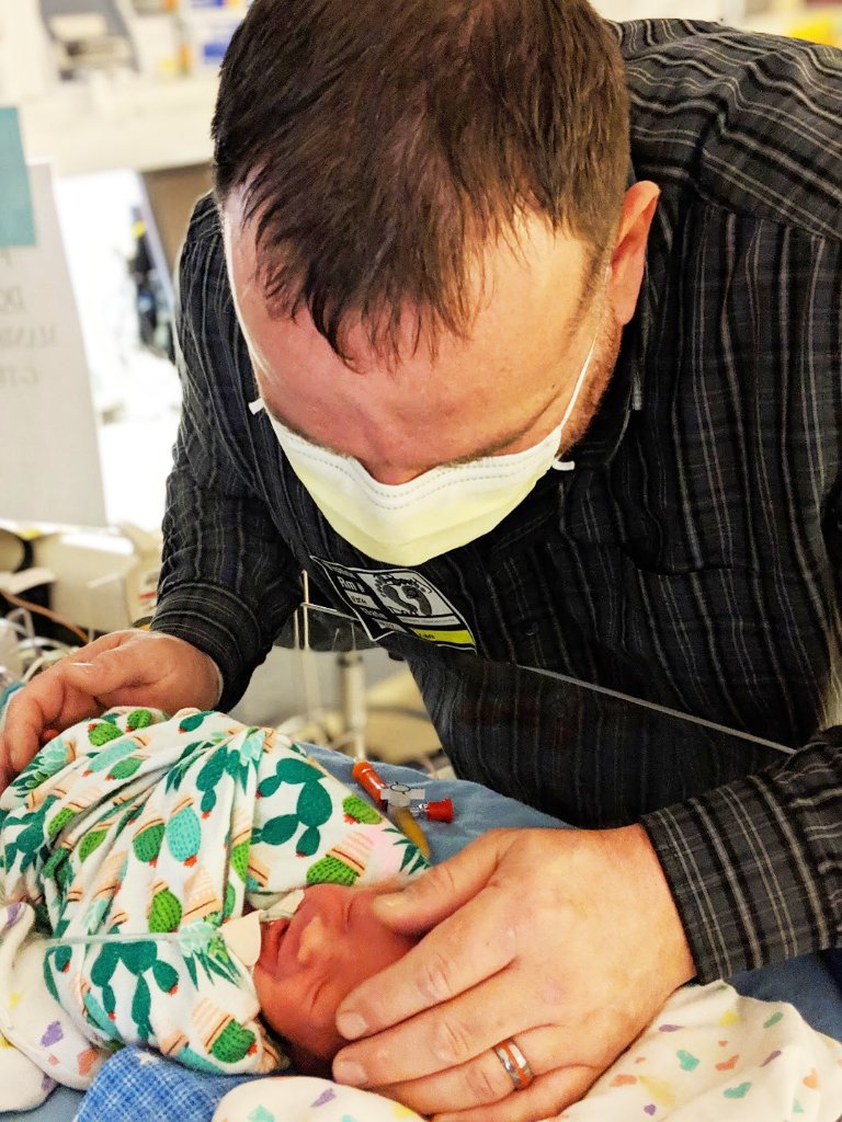 KCCorp's tweet photo. #NICU families need a hand to hold now more than ever. @Huggies is proud to sponsor new free NICU virtual support groups from @NICUHandtoHold, allowing families to access support from the safety of their own home. Learn more about this great program here: https://t.co/fy3bqkYJUj https://t.co/2IooAyoo0k