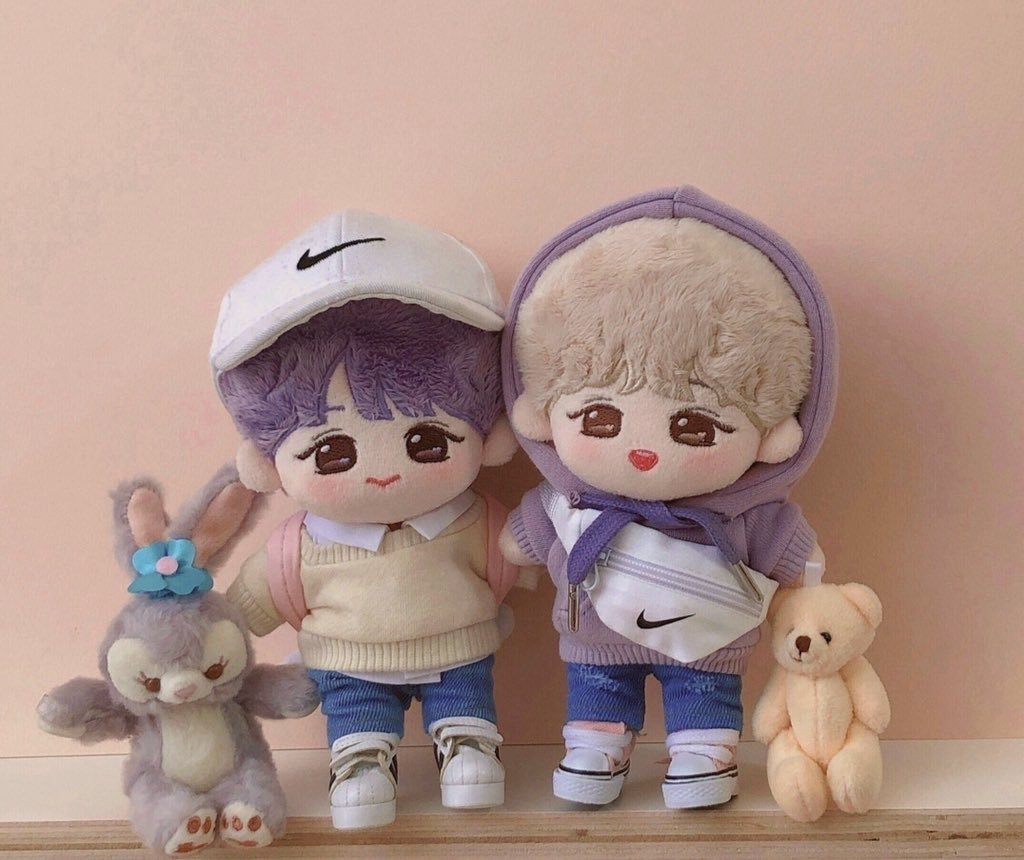 winkmilky529's tweet photo. 뽀짝뽀짝 새내기룩 도저언~🐥💖
근데 애들아.. 너네 이러고 싸강 들을거니?😂🤣💦 #폼포푸윙 https://t.co/DM1kjAfaqA