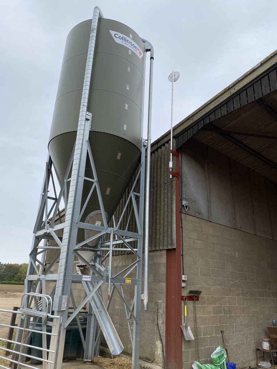 A new farm office cabled out, WiFi linked across the farm yard to 4G providing the broadband service, 30Megs when BT could only offer 5megs.
#4G #broadband #farming #crnetworksolutions #wifi #ubiquiti #buylocalnorfolk #ruralbroadband