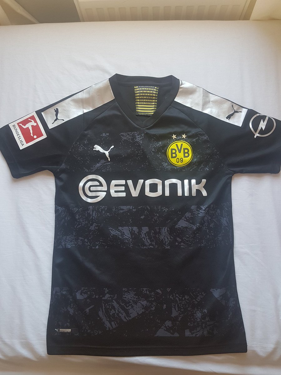 Day 24: Borussia Dortmund away, 2019/20.Belter of a shirt from  @BlackYellow and an absolute bargain for £15. 8/10 @homeshirts1